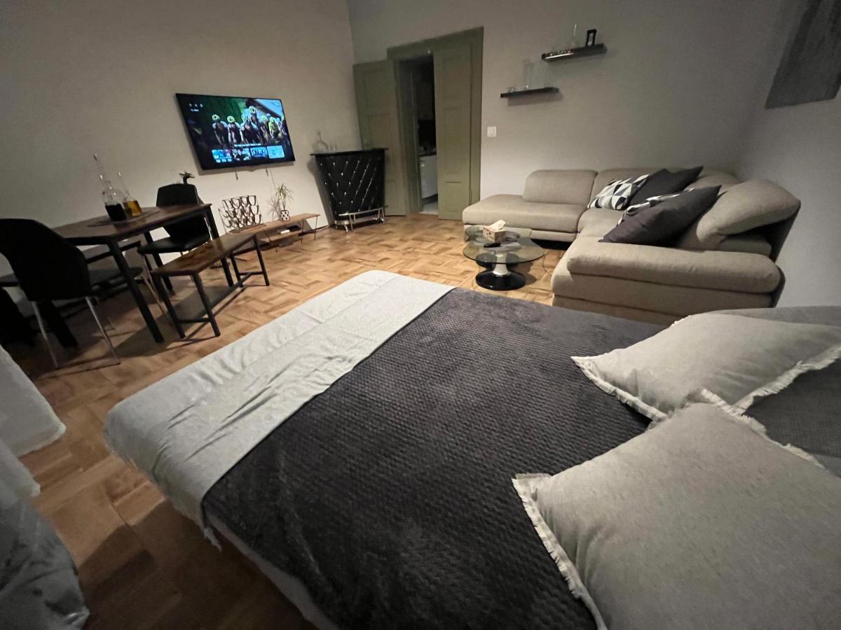 Appartement Karlin Apartman *